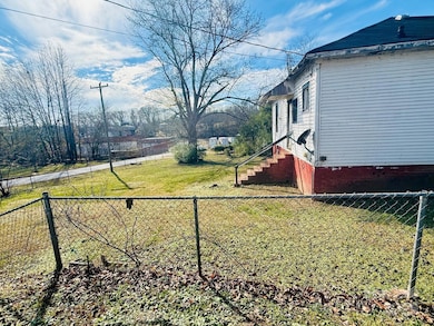 45 Gladden St, Marion, NC 28752 - photo 5