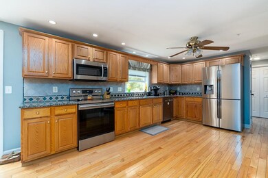 2 Sara Beth Ln, Londonderry, NH 03053 - photo 4