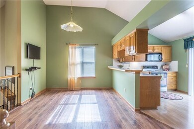 The light-filled dining area has room for everyone
