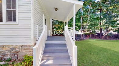 147 Sawkill Ave, Milford, PA 18337 - photo 6