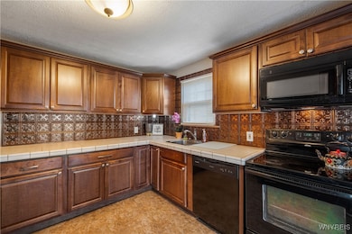 445 71st St, Niagara Falls, NY 14304 - photo 5