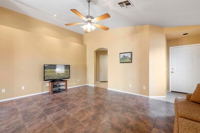 005-10628 E Camino Cir001