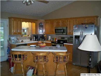 Kitchen with breakfast bar