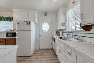 14739 Ararat St, Sylmar, CA 91342 - photo 6