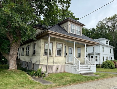 513 Slocum Rd, North Dartmouth, MA 02747 - photo 2