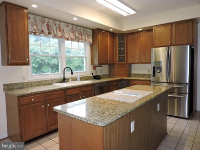 8263 Spring Branch Ct, Laurel, MD 20723 - photo 5