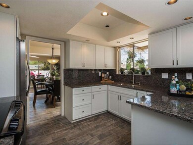 009_Kitchen
