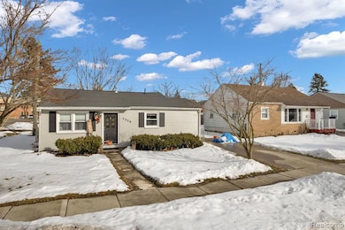 Vinyl siding & new roof in 2021