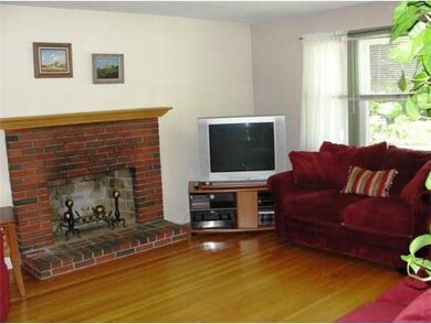 19 Hemlock Dr, Medway, MA 02053 - photo 4