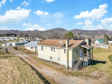 71 Lower Glady Fork Rd, Candler, NC 28715 - photo 2