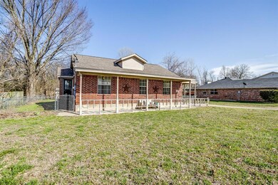 105 Thomas St, Joshua, TX 76058 - photo 3