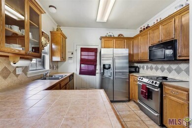 6463 Windwood Dr, Zachary, LA 70791 - photo 2