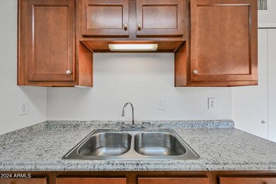 538 S Lesueur unit 3, Mesa, AZ 85204 - photo 6