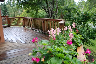 Nice decking with planters!