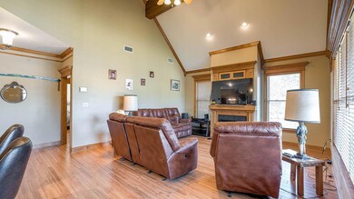 16-web-or-mls-2 Interior (5 of 55) Great