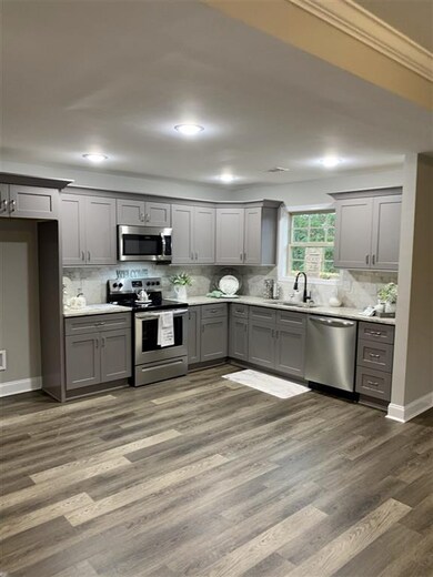 109 Jaybee Dr, Warner Robins, GA 31088 - photo 2