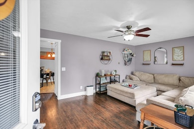 917 Timmons Dr, Tuscola, IL 61953 - photo 5