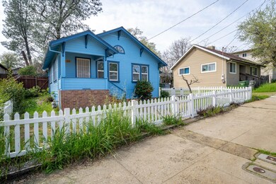1328 Magnolia St-3