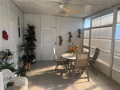 922 Cortina Blvd, Venice, FL 34285 - photo 6