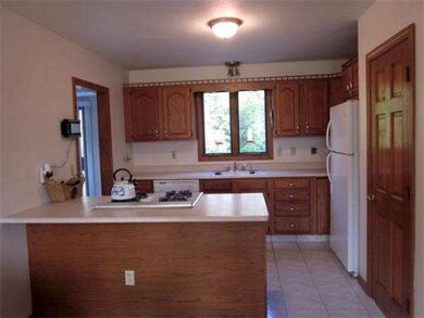 152 Old Elm St, Mansfield, MA 02048 - photo 3