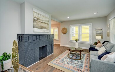 Living Room (3)
