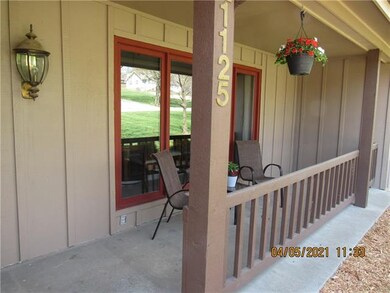 21125 W 71st St, Shawnee, KS 66218 - photo 2