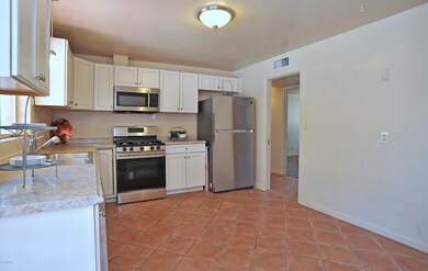 Large Eat in kitchen area