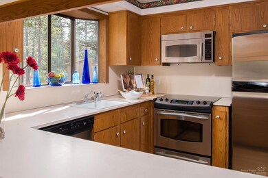 10 NW Hood Place, Bend, OR 97701 - photo 5