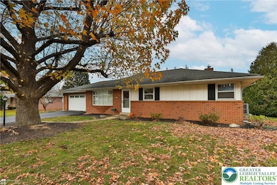 1327 Cobbler Ln, Allentown, PA 18104 - photo 2