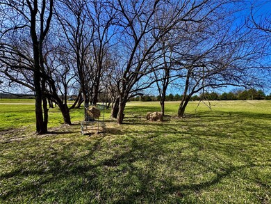 4081 Fm 2736 unit B, Campbell, TX 75422 - photo 4