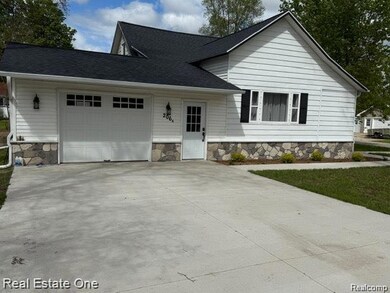 Attached Garage