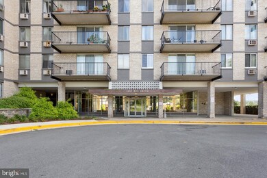 Barcroft Hills Condominium unit 706, Baileys Crossroads, VA 22041 - photo 2