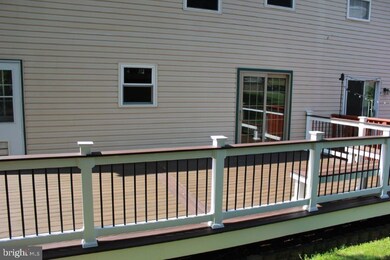 909 Pine Ct, Perkasie, PA 18944 - photo 2