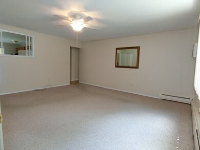 127 Litchfield Pines Dr unit B, Leominster, MA 01453 - photo 3