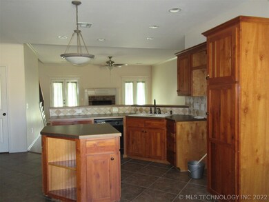 20370 E 49th St S, Broken Arrow, OK 74014 - photo 4