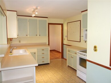 27 Manning Dr, Riverside, RI 02915 - photo 6