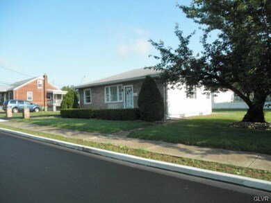 931 Tolstoy St, Freemansburg, PA 18017 - photo 4