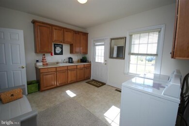 16544 Goldencrest Cir, Purcellville, VA 20132 - photo 7