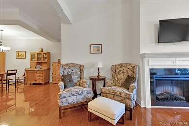 Living Room/Dining Area