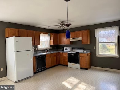 36 Arbutus Ln, Martinsburg, WV 25405 - photo 3