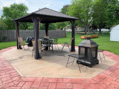 1416 E 1st Ave, Mitchell, SD 57301 - photo 2