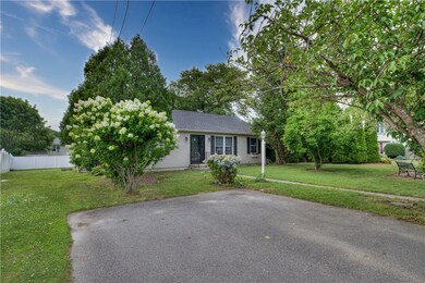 5 Hamlet Ct, Bristol, RI 02809 - photo 2