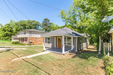 2349 Berthadale Ave 3
