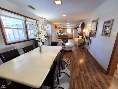 102 E Grant St, Waldron, IN 46182 - photo 7