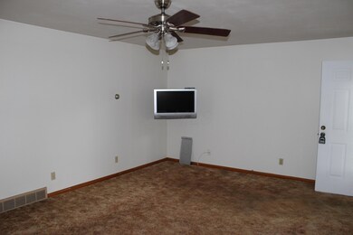 8644 Jacksontown Rd, Heath, OH 43056 - photo 4