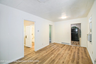 727 S Magnolia Ave, Lansing, MI 48912 - photo 3