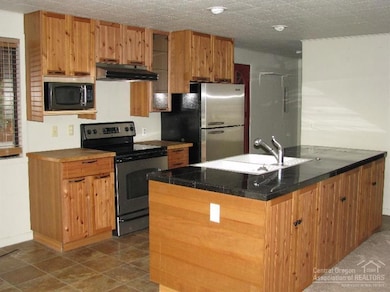 63723 Scenic Dr, Bend, OR 97703 - photo 6