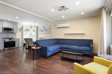 992 Milton Blvd, Rahway, NJ 07065 - photo 5