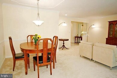 5715 Brewer House Cir unit 101IX, Rockville, MD 20852 - photo 3