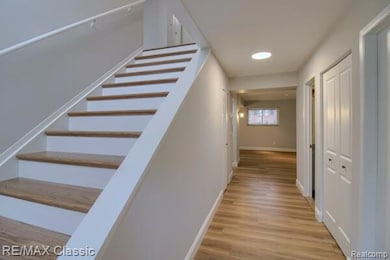 2149 Sunnycrest Dr, West Bloomfield, MI 48323 - photo 6